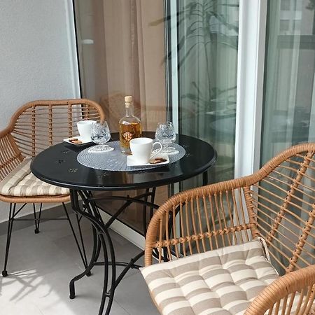 Leona Apartment-Perfect For Four Split Exterior photo